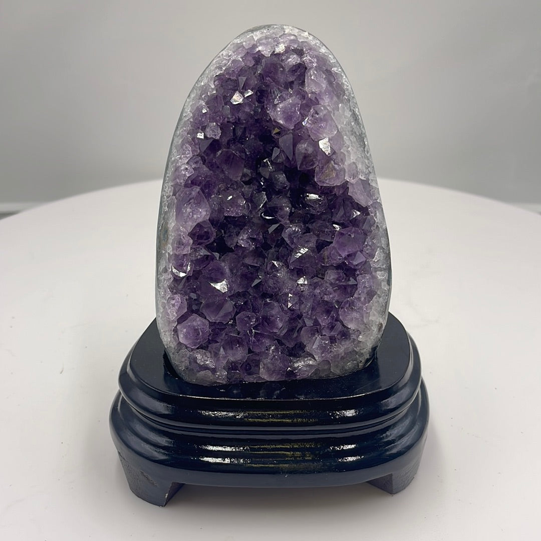 Amethyst gemstone 369